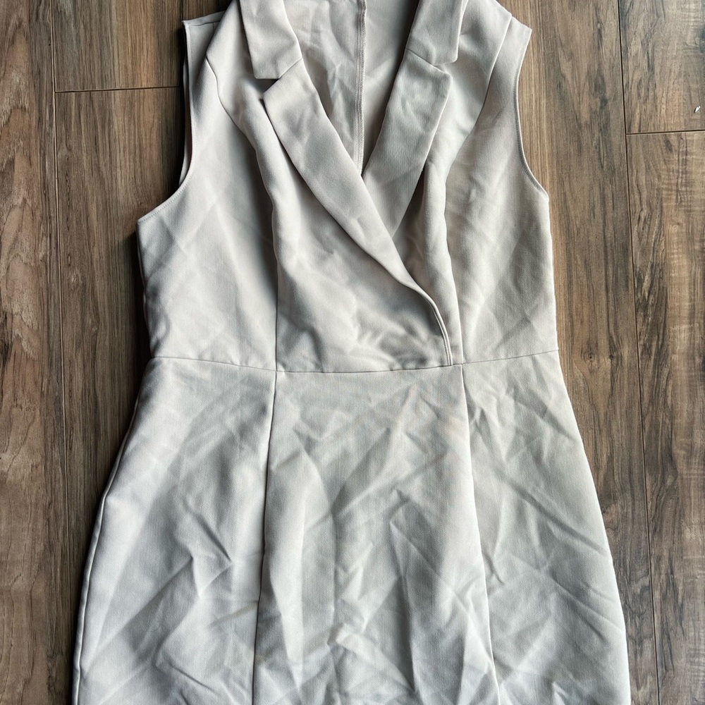 Abercrombie and Fitch Cream Sleeveless Dress